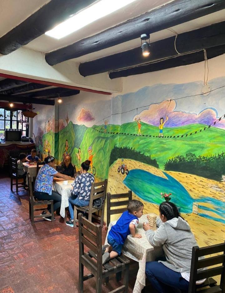 Beija Flor Hostel บียาเดเลย์บา ภายนอก รูปภาพ